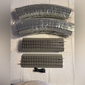 Lionel O Gauge Fastrack 40 X 60 oval, new never used.